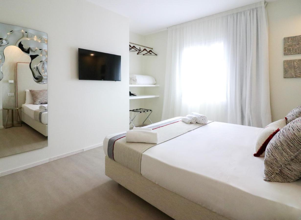 Double A Luxury Room Olbia Bagian luar foto