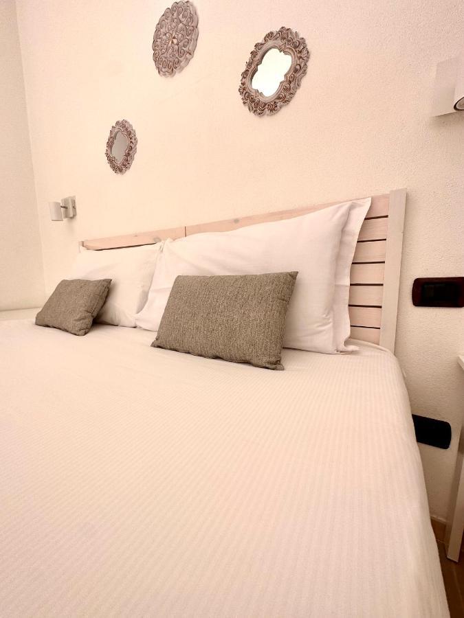 Double A Luxury Room Olbia Bagian luar foto